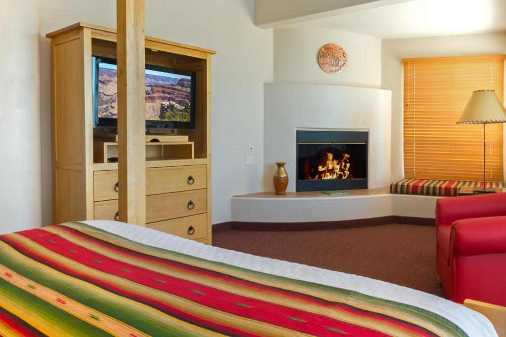 Inn At Eagle Mountain ファウンテンヒルズ エクステリア 写真